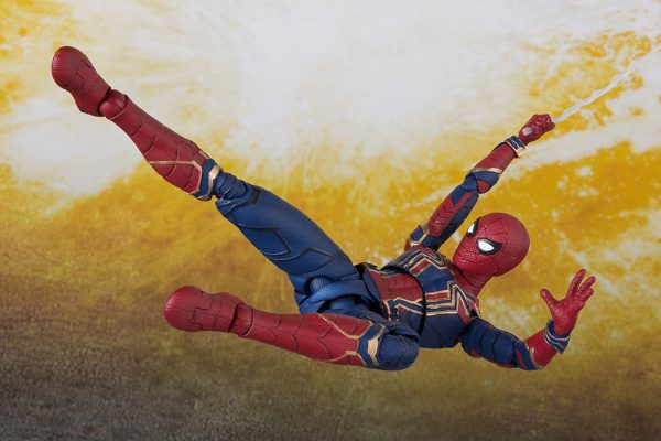 BANDAI AIW IRON SPIDER & TAMASHII STAGE SHF - immagine 5